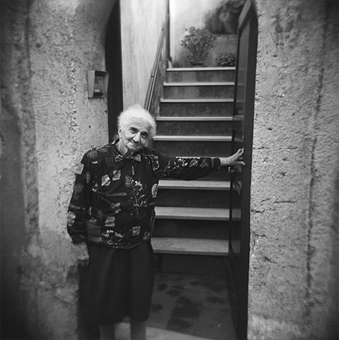 local woman, Scala