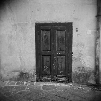 door, Scala